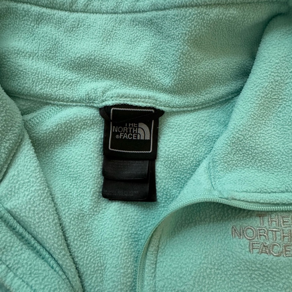 North Face Half Zip - Picture 2 of 7